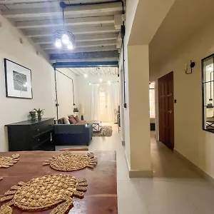 https://apartamento-plaza-de-la-merced.hotelsinnerja.org